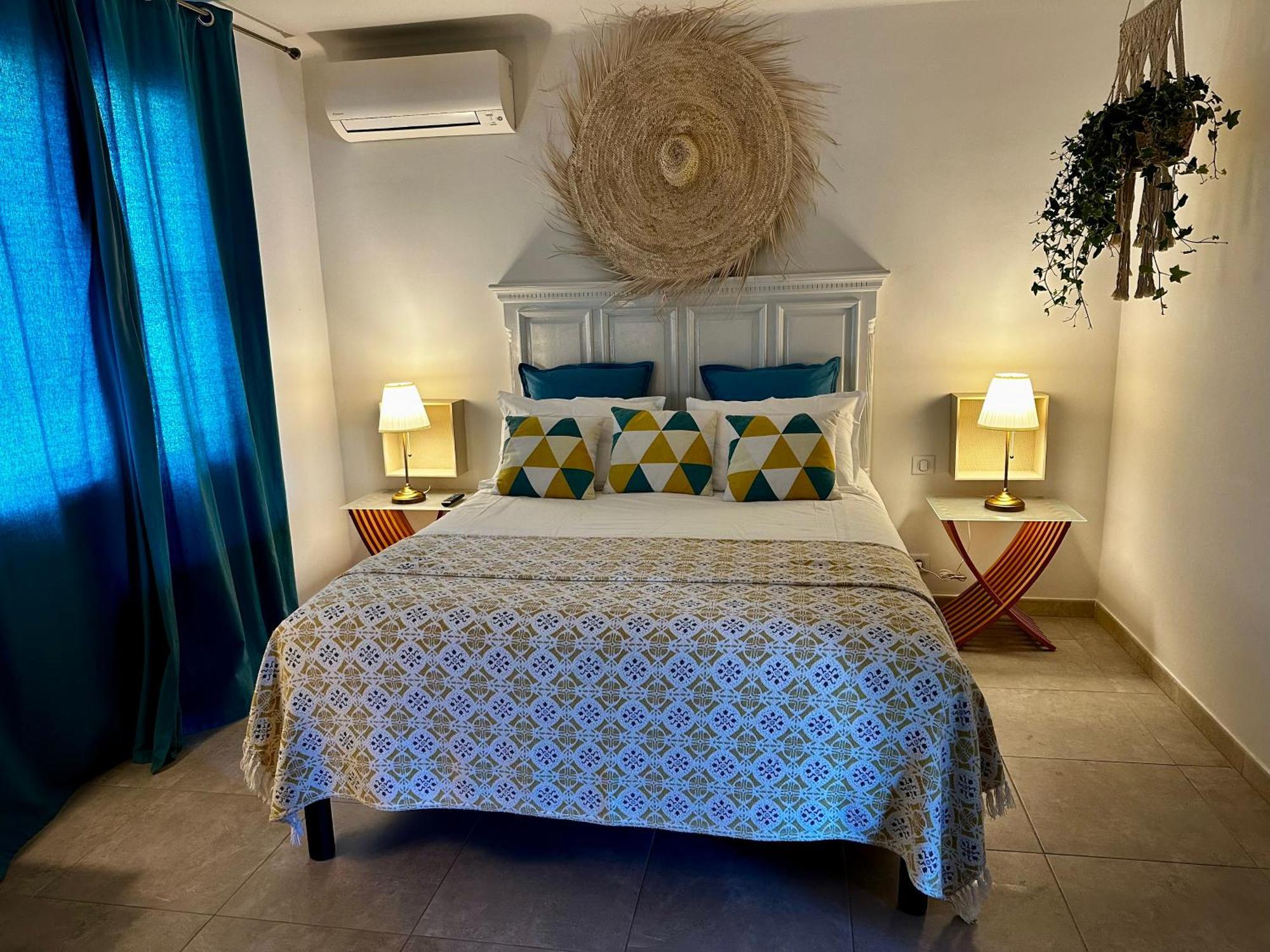 Cassis Village Options Parking And Baby Экстерьер фото